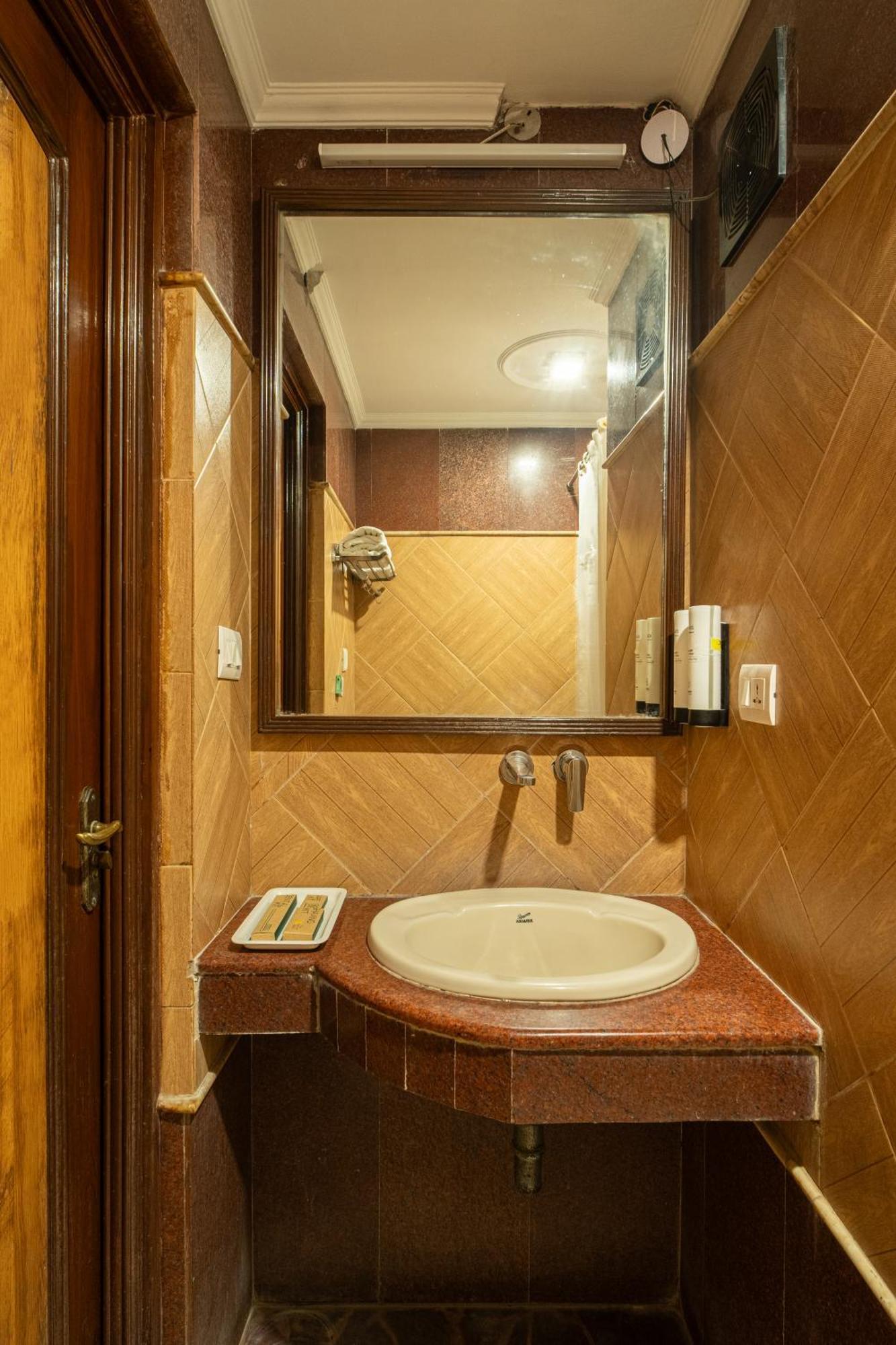 Hotel Sunstar Grand Delhi  Luaran gambar
