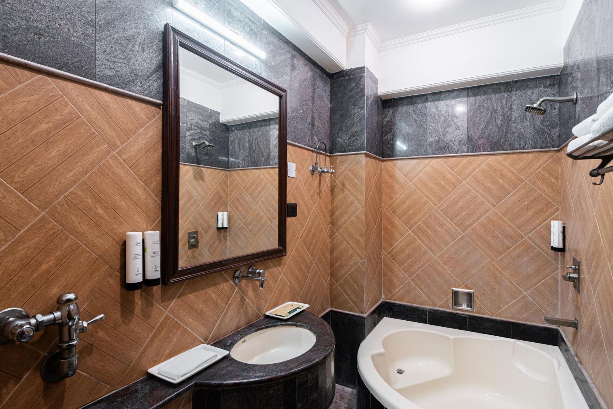Hotel Sunstar Grand Delhi  Luaran gambar